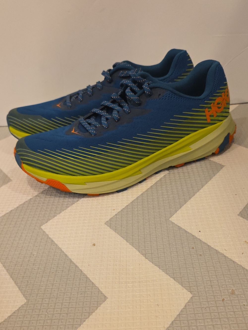 Hoka One Speedgoat 5 Men's Trail Running Shoes US 11.5 Blue & Green. New